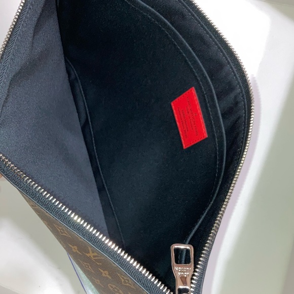 🕹️ Louis Vuitton 🕹️ Monogram A4 Multipocket Pochette Clutch/Laptop Bag  NWT - Picture 8 of 16